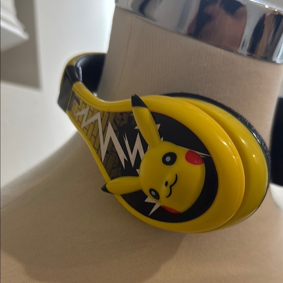 Pikachu Yellow Headphones - Picture 2 of 5